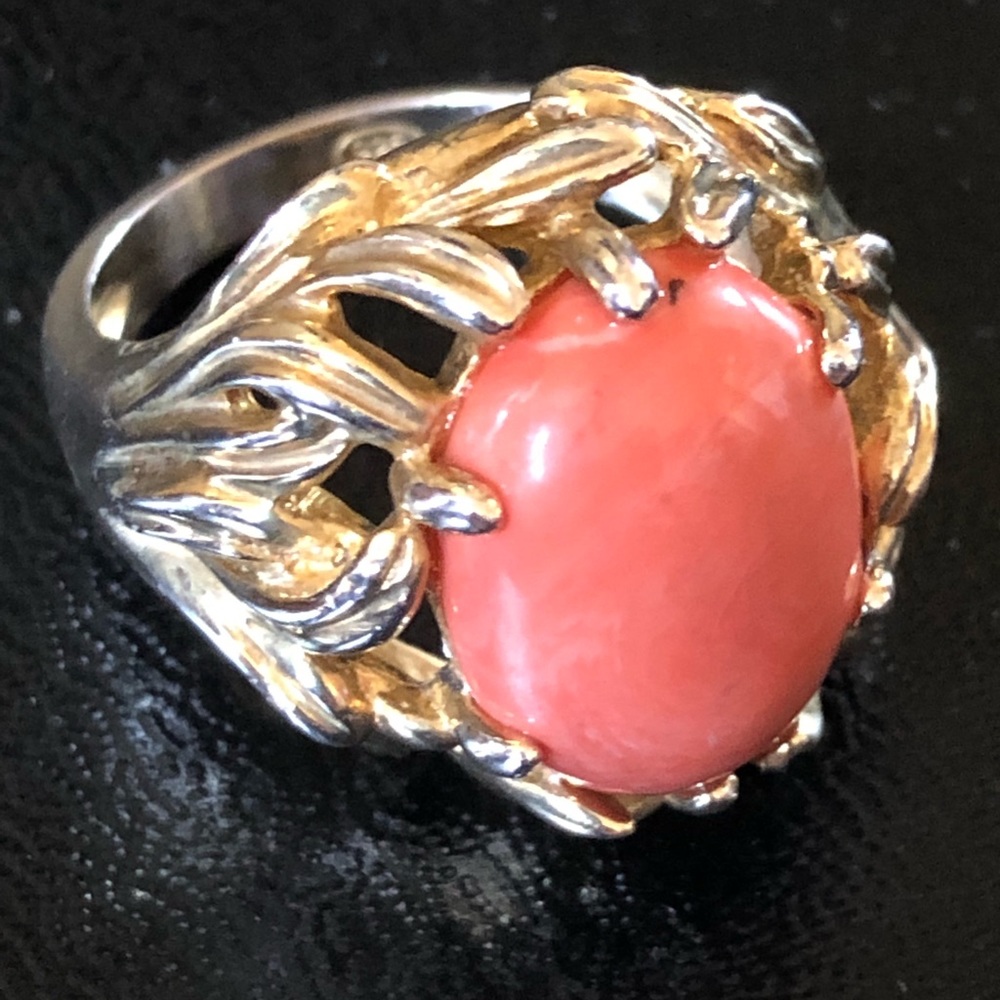 Cocktail ring